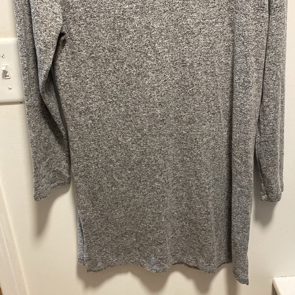 2 for $12 ⚜️ Old Navy Plush Knit Long Sleeve Turtleneck Tunic Grey Size Medium - Picture 6 of 6